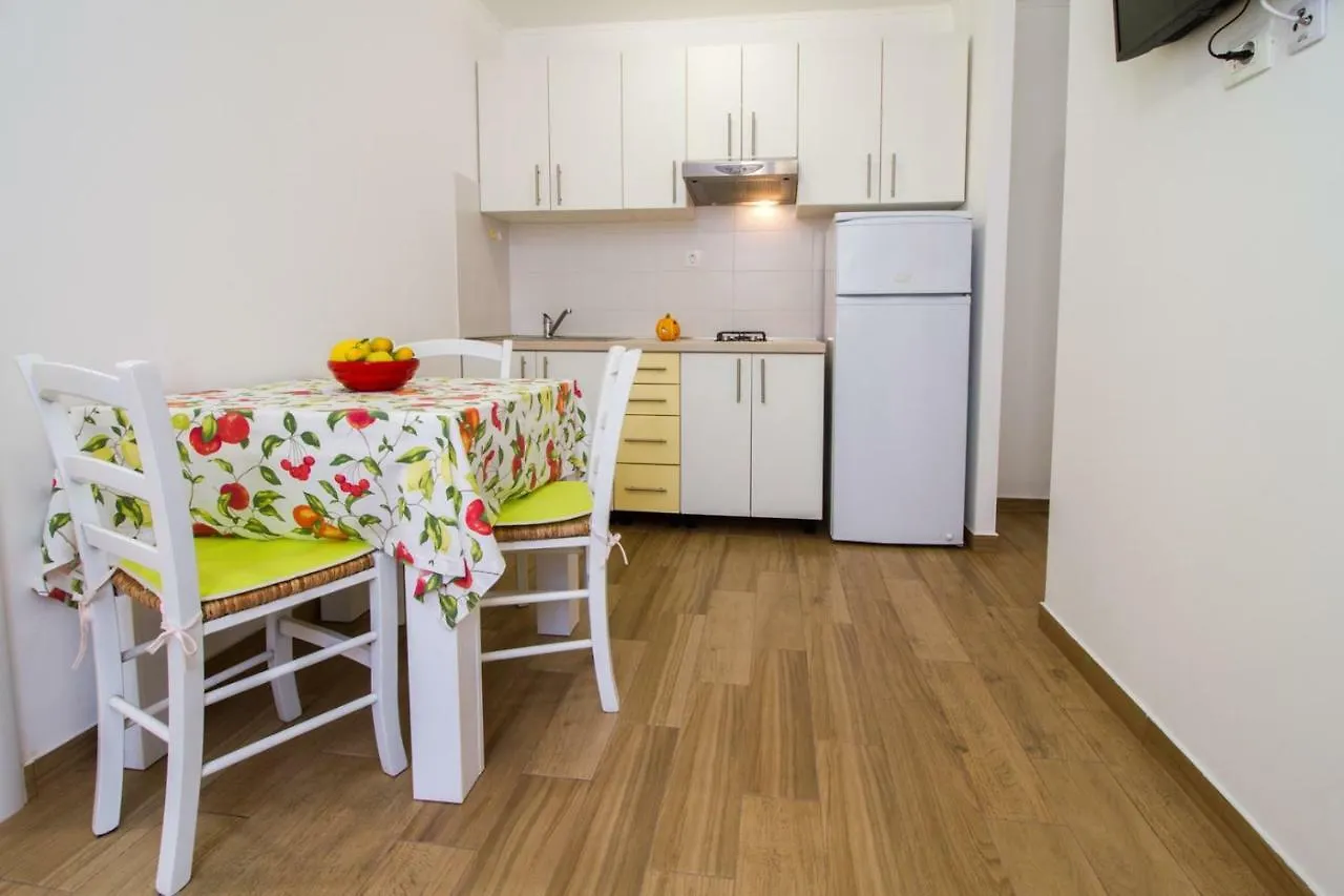 Studio Apartment Zeljka Pula