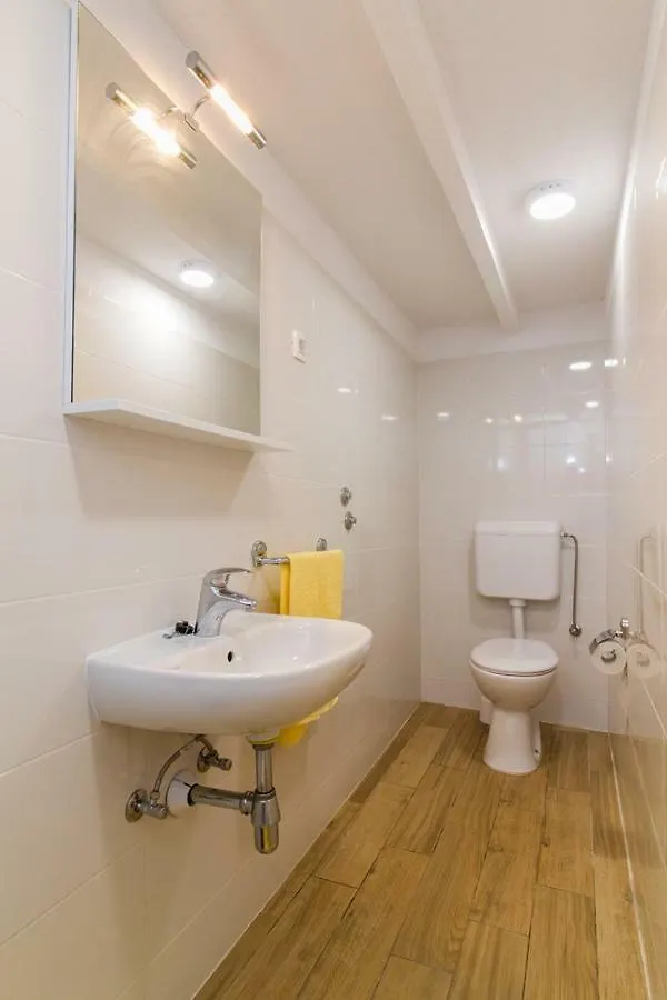 Studio Apartment Zeljka Pula 0*,